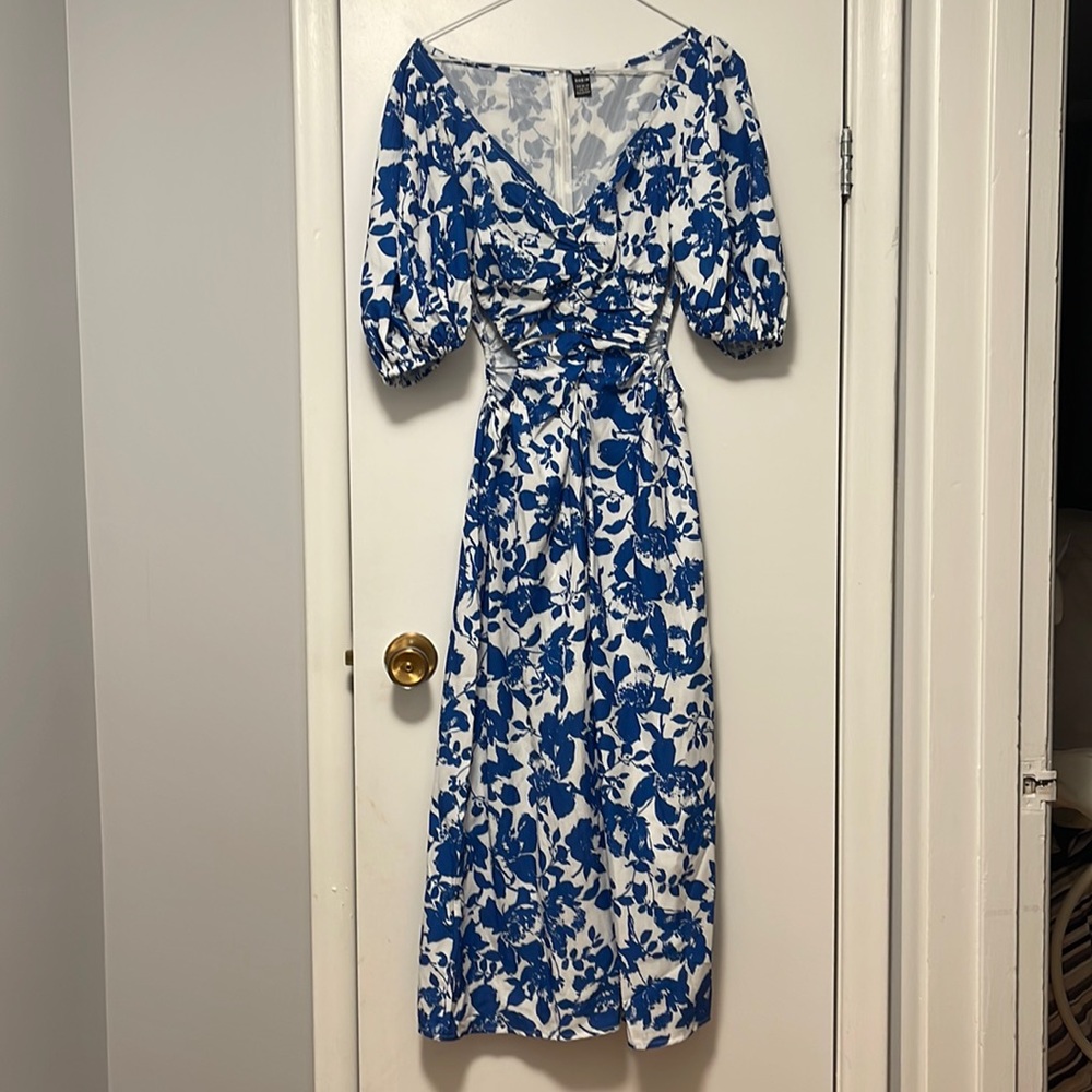 Side cutout detail dress